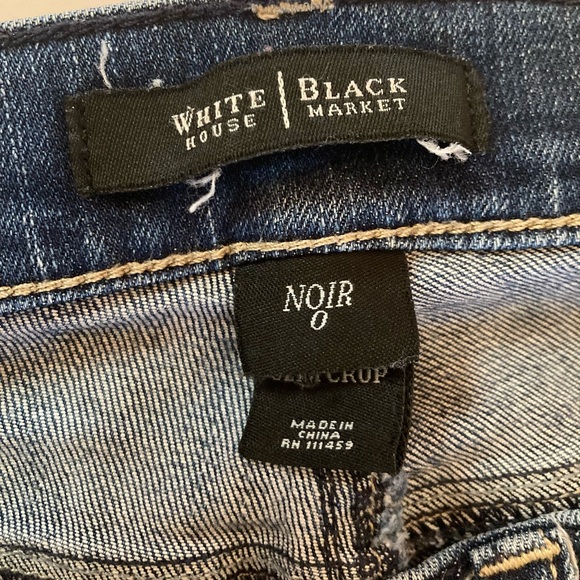 WHBM SLIM CROP JEANS size 0 - Picture 4 of 4